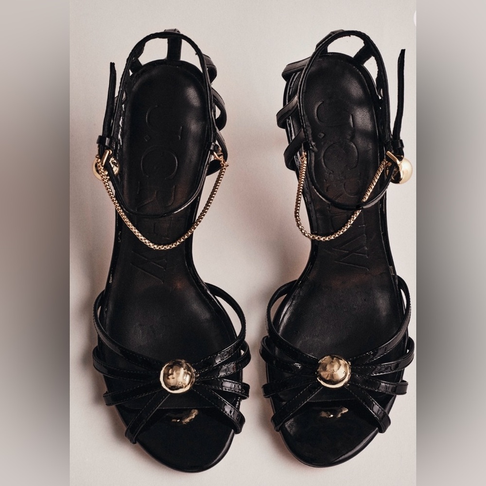 JCrew Collection Rylie sandals in patent leather with gold baubles Size 8.5